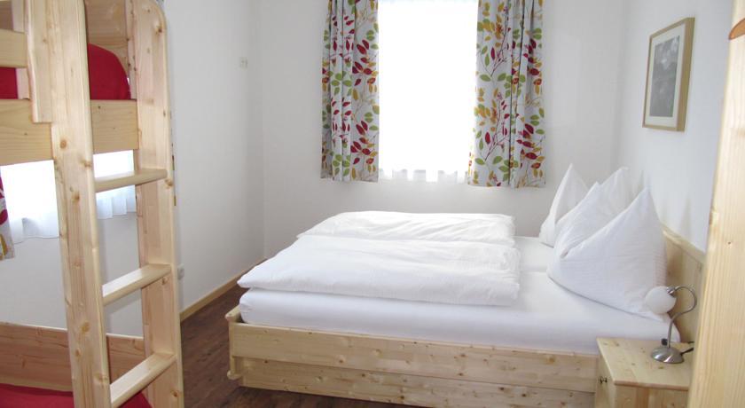 Haus Ofner Am Kreischberg Panzió Sankt Georgen ob Murau Szoba fotó