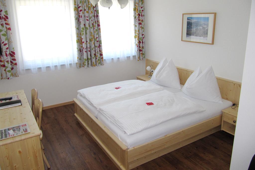 Haus Ofner Am Kreischberg Panzió Sankt Georgen ob Murau Szoba fotó